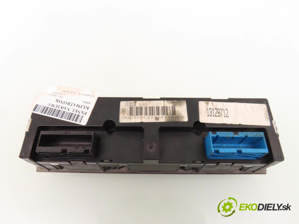 OPEL VECTRA C GTS (Z02) HB 2003 86,00 2.2 DTI 16V 117 - Y 22 DTR 2172,00 Panel kúrenia KLIMATRONIK 13130001 ; 13128712