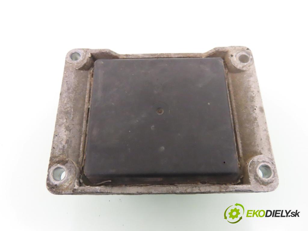 OPEL AGILA (A) (H00) HB 2000 43,00 1.0 12V - Z 10 XE 973,00 Riadiaca jednotka Motor 0261206273 ; 09164459