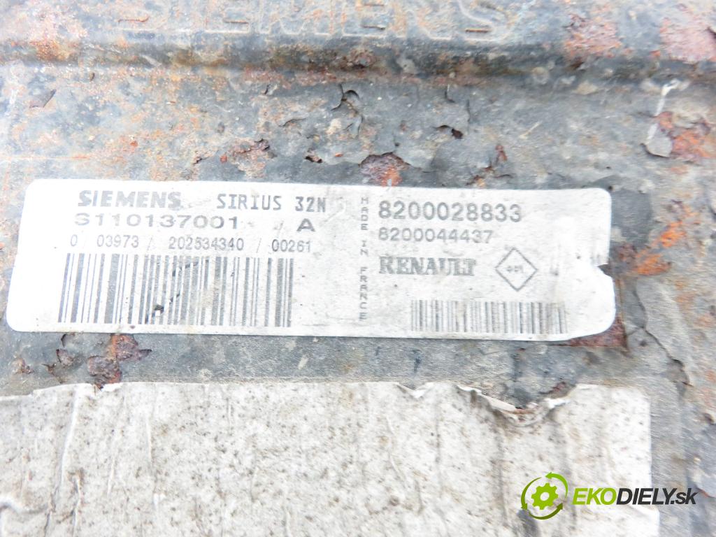 RENAULT SCENIC I (JA0/1_) MINIVAN 2000 70,00 1.4 16V (JA0D, JA1H, Ja0W, JA10) - K4J 714 1390,00 spinačka / imobilizéra IMMO / Riadiaca jednotka 8200028833 ; S110137001 ; 8200029342B