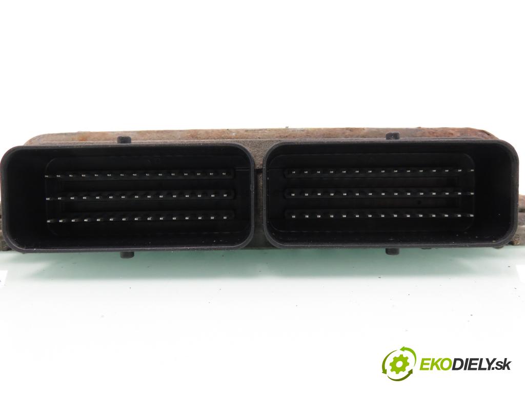 RENAULT SCENIC I (JA0/1_) MINIVAN 2000 70,00 1.4 16V (JA0D, JA1H, Ja0W, JA10) - K4J 714 1390,00 spinačka / imobilizéra IMMO / Riadiaca jednotka 8200028833 ; S110137001 ; 8200029342B