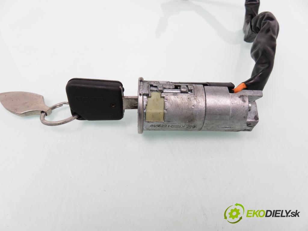 RENAULT LAGUNA I (B56_, 556_) LIFTBACK 1996 84,00 2.0 114 - F3R 722 1998,00 spinačka 8456221 (Spínacia skrinka)