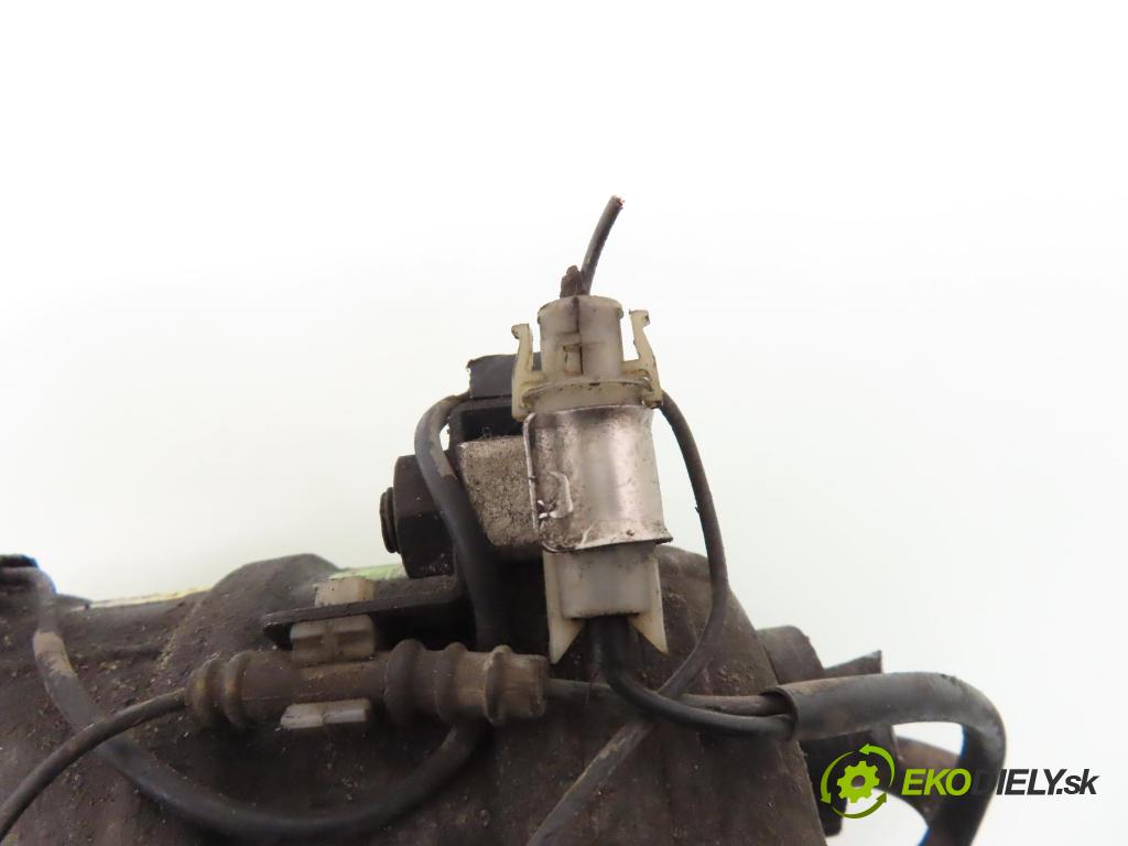 VOLVO 850 Kombi (LW) KOMBI 1996 93,00 2 - B 5202 S 1984,00 KOMPRESOR: klimatizácie 8708581 ; 9166045 (Kompresor klimatizácie)