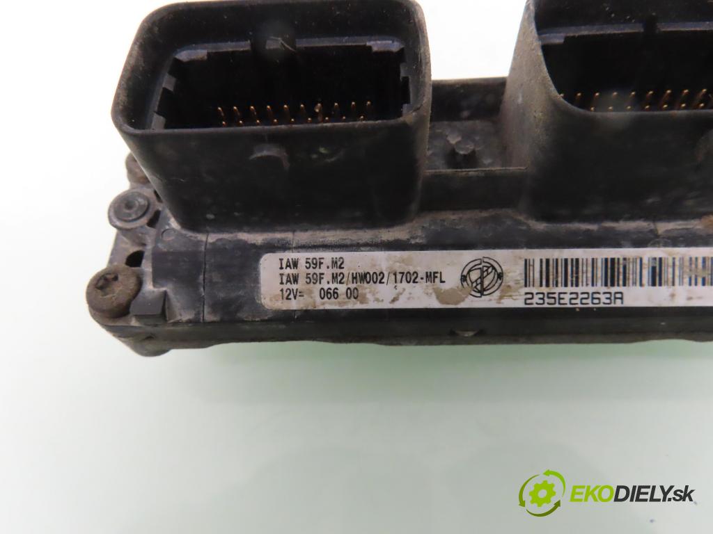 FIAT PUNTO (188_) HB 2000 44,00 1.2 60 - 188 A4.000 1242,00 Riadiaca jednotka Motor IAW59FM2 ; 6160038904 ; 46760606