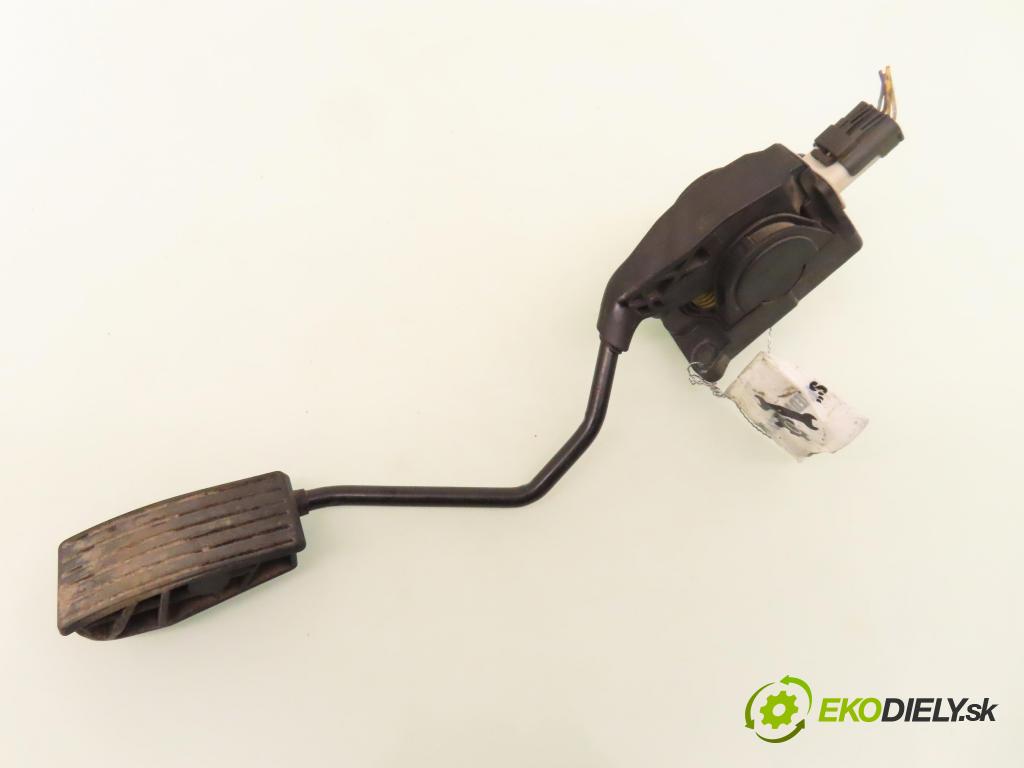 PEUGEOT 407 SW (6E_) KOMBI 2005 100,00 2.0 HDi 135 - RHR 1997,00 potenciometr plynového pedálu 9644939680 ; 0280752241 (Pedály)