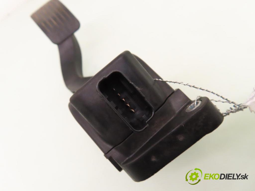 CITROEN C4 Picasso I (UD_) MINIVAN 2007 80,00 1.6 HDi 16V 109 - 9HZ 1560,00 Potenciometer plynu 0280755044 ; 9654725380 (Potenciometer plynového pedálu)