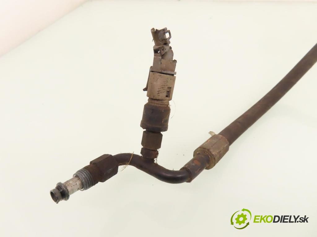 RENAULT MEGANE I (BA0/1_) SEDAN 1997 55,00 1.4 e (BA0E, BA0V) - E7J 626 1390,00 rúrka / Rúra servočerpadlo