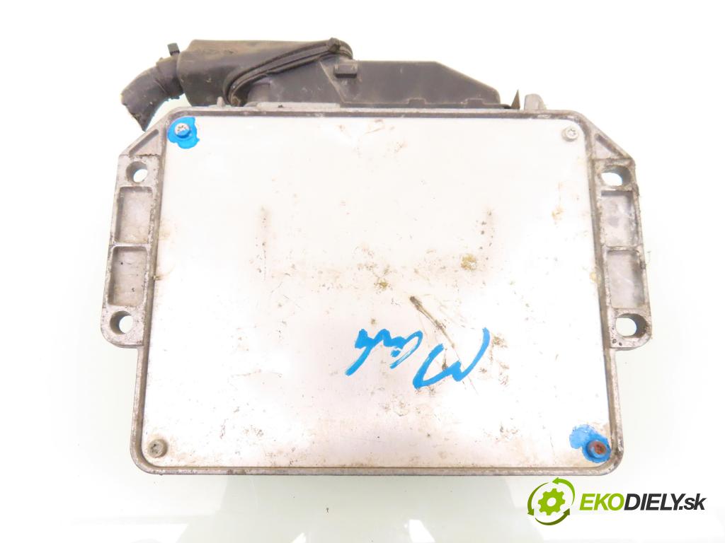 RENAULT CLIO II (BB_, CB_) HB 2000 43,00 1.2 8V 58 1149,00 Riadiaca jednotka Motor 7700115160
