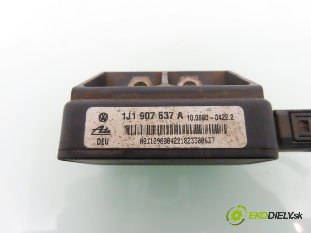 VW GOLF IV (1J1) KOMBI 2000 66,00 1.9 TDI - AGR 1896,00 snímač ESP 1J0907657A