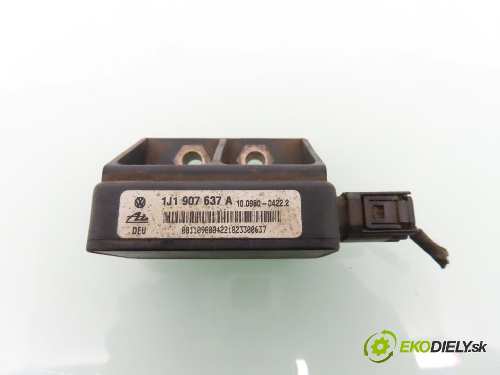 VW GOLF IV (1J1) KOMBI 2000 66,00 1.9 TDI - AGR 1896,00 snímač ESP 1J0907657A