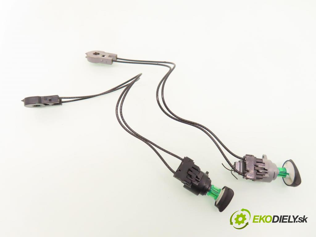 FORD FOCUS Turnier (DNW) KOMBI 2000 66,00 1.8 TDDi 90 - C9DA 1753,00 Lanko panel kúrenia 98AB11503AH ; 98AB11504AH