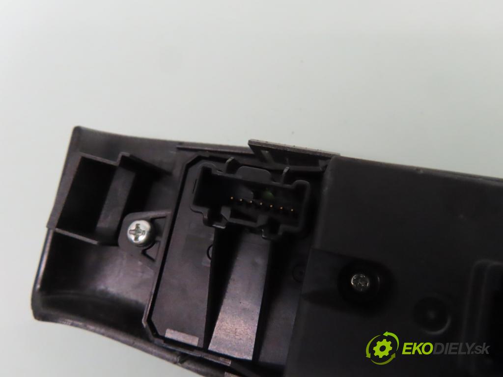 MAZDA 5 (CR19) MINIVAN 2006 107,00 2 - LFF7 1999,00 Panel ovládaní oken CC65684L6C ; CC65684L6