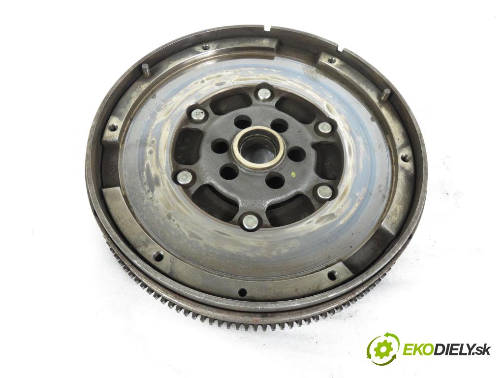 VW PASSAT B5.5 Variant (3B6) KOMBI 2002 110,00 1.8 T 20V - AWT 1781,00 Koleso dvojhmota 058105266H