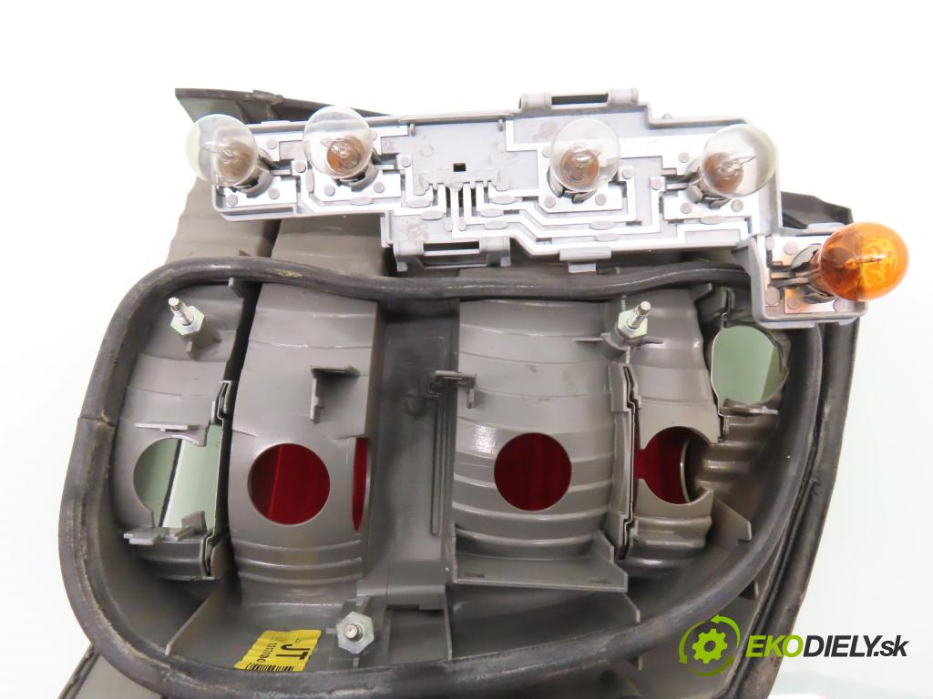 OPEL VECTRA C (Z02) LIFTBACK 2006 110,00 1.9 CDTI - Z 19 DTH 1910,00 světlo levé zadní 13131000