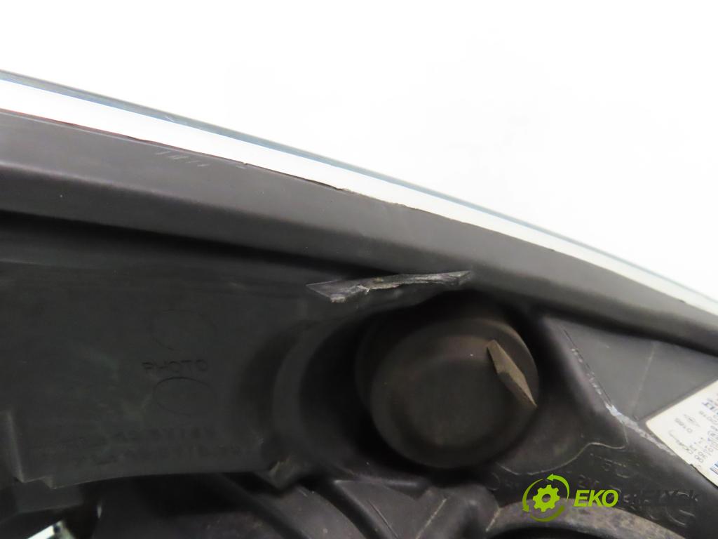 RENAULT ESPACE IV (JK0/1_) MINIVAN 2007 96,00 2.0 dCi 131 - M9R 740 1995,00 Svetlo LP 7701064406 ; 89901128