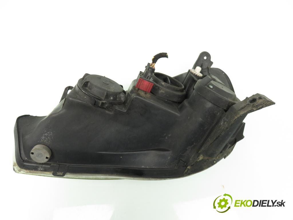 OPEL CORSA C (X01) HB 2001 55,00 1.2 16V 75 - Z 12 XE 1199,00 světlo PP 09114330