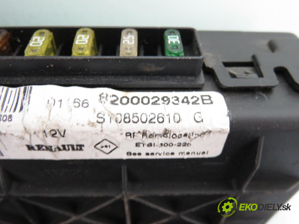 RENAULT SCENIC I (JA0/1_) MINIVAN 2001 79,00 1.6 - K4M 700 1598,00 MODUL BSI 8200029342B ; S108502610G
