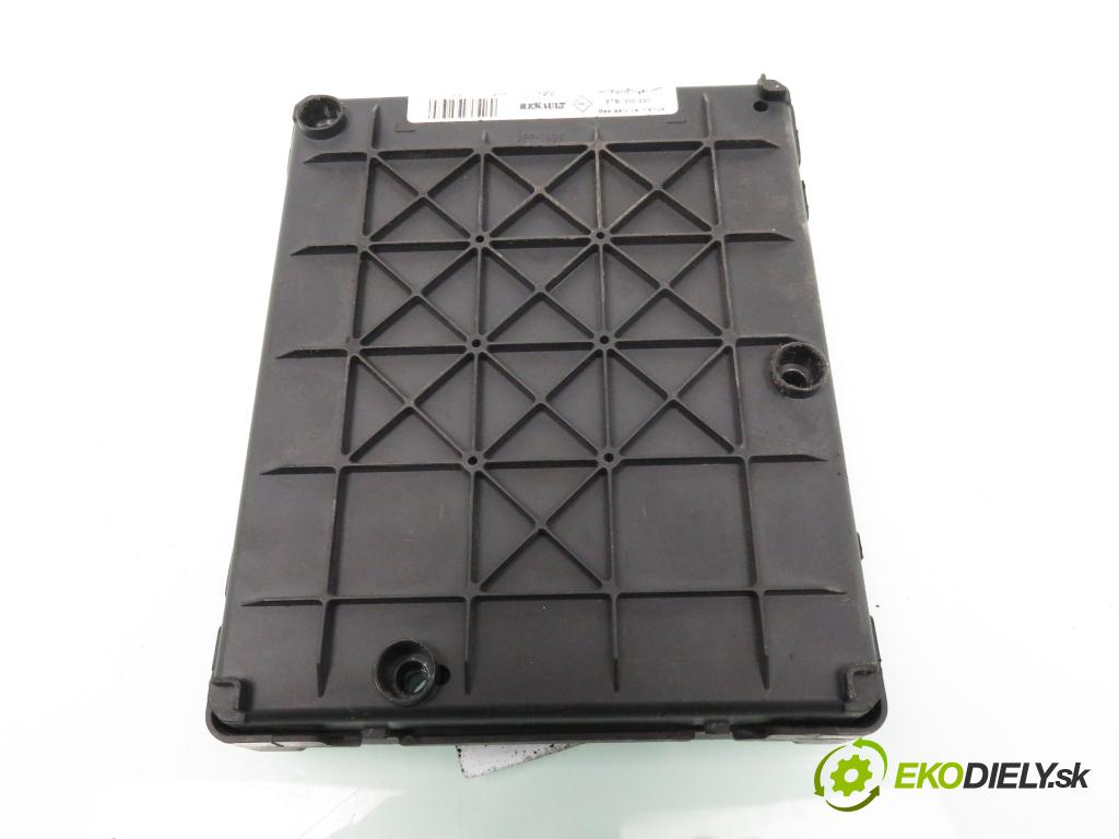 RENAULT SCENIC I (JA0/1_) MINIVAN 2001 79,00 1.6 - K4M 700 1598,00 MODUL BSI 8200029342B ; S108502610G