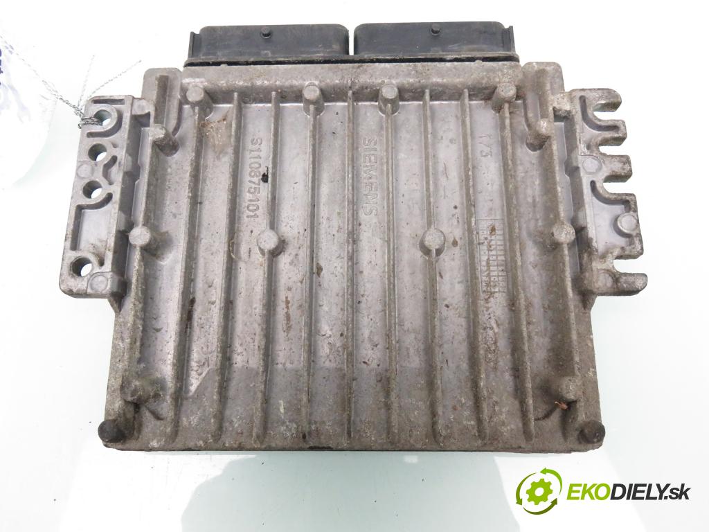 RENAULT SCENIC I (JA0/1_) MINIVAN 2001 79,00 1.6 - K4M 700 1598,00 Riadiaca jednotka Motor 8200124318 ; S118301104 ; 8200080285