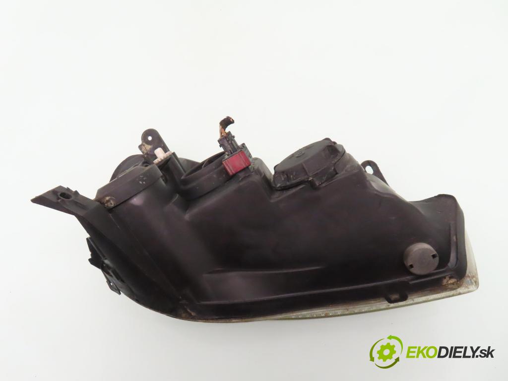 OPEL CORSA C (X01) HB 2001 55,00 1.2 16V 75 - Z 12 XE 1199,00 Svetlo LP 09114329