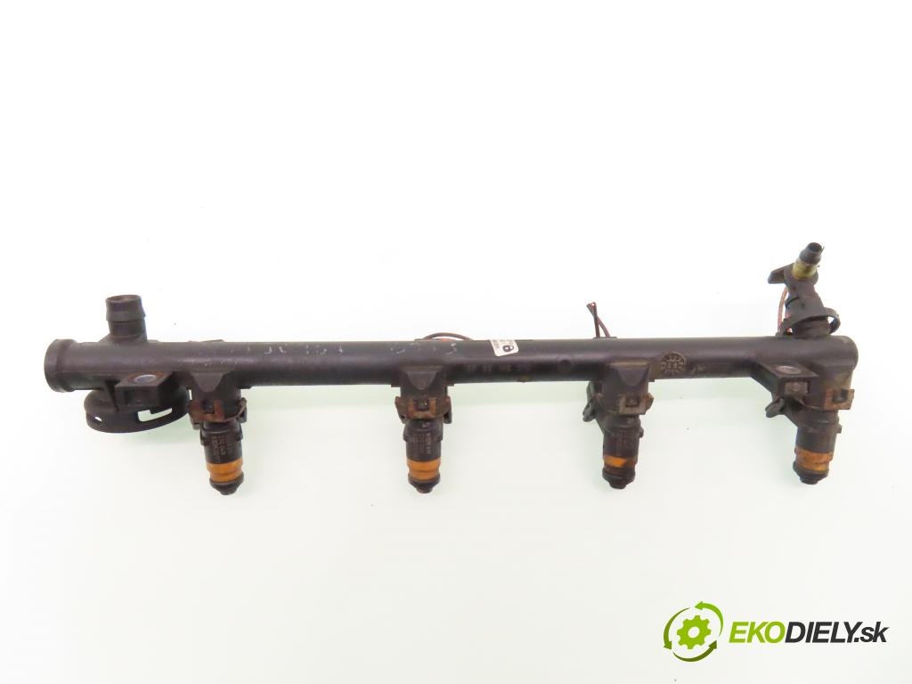 RENAULT LAGUNA II (BG0/1_) LIFTBACK 2001 79,00 1.6 16V (BG0A, BG0L) - K4M 710 1598,00 Lišta vstrekovacia H029611 ; 7700112519 (Vstrekovacia lišta)