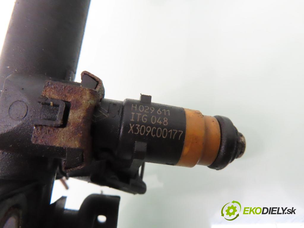 RENAULT LAGUNA II (BG0/1_) LIFTBACK 2001 79,00 1.6 16V (BG0A, BG0L) - K4M 710 1598,00 Lišta vstrekovacia H029611 ; 7700112519 (Vstrekovacia lišta)