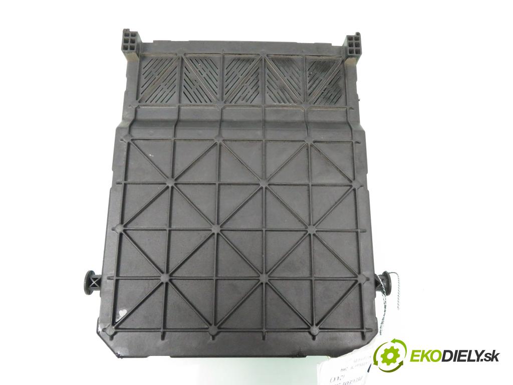 PEUGEOT 206 liftback (2A/C) HB 2004 50,00 1.4 HDi 8V 70 - 8HZ 1398,00 MODUL BSI S118085220D ; 9652474780