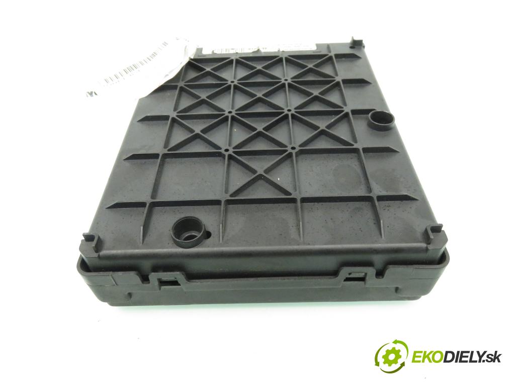 RENAULT SCENIC I (JA0/1_) MINIVAN 2000 75,00 1.9 dCi 102 - F9Q 732 1870,00 MODUL BSI 8200029342B ; S108502610G