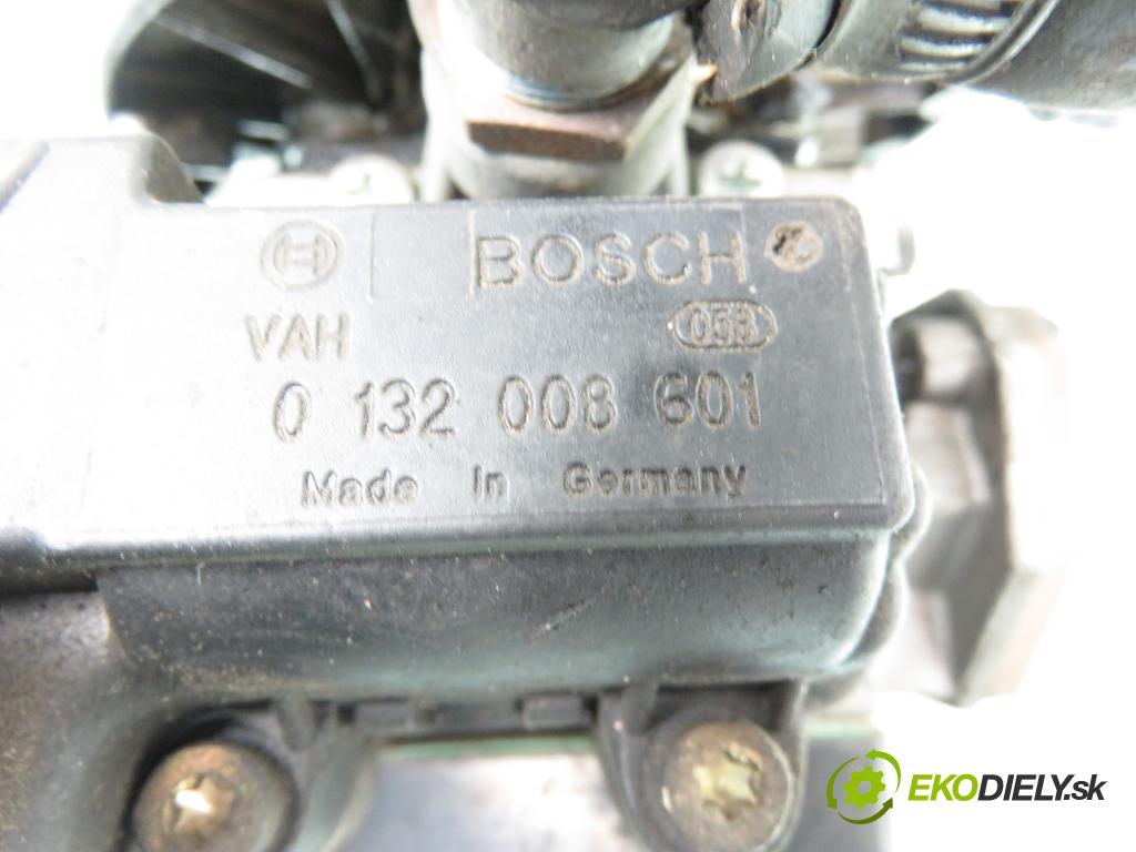 VW POLO (6N1) HB 1996 37,00 50 1.0 - AER 999,00 Vstrek 0438201528 ; 0132008601