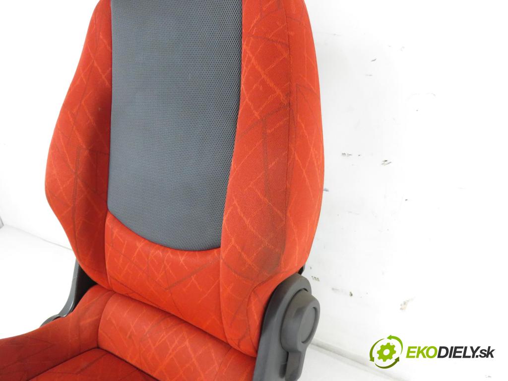 SMART FORFOUR (454) HB 2004 70,00 1.3 (454.031) - M 135.930 1332,00 Sedadlo CESTUJÚCI/PP A4545407305
