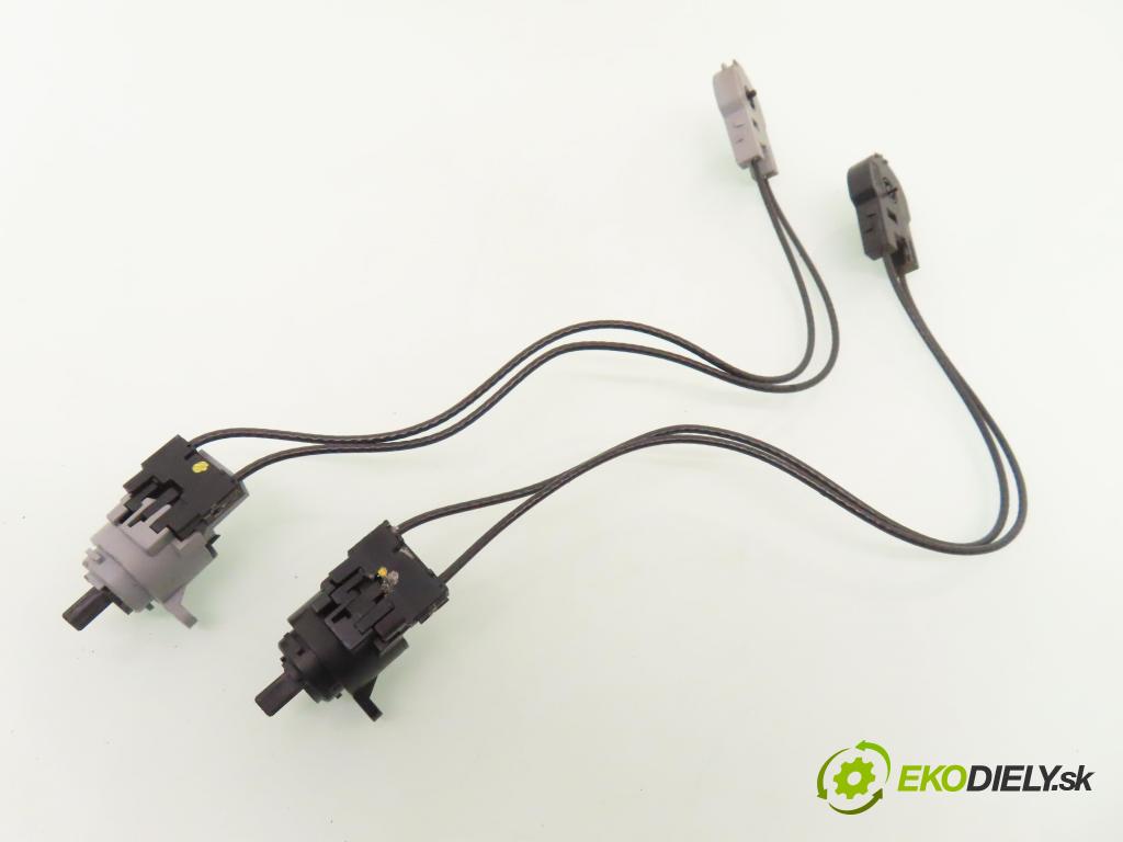 FORD FOCUS (DAW, DBW) HB 2000 74,00 1.6 16V 100 - FYDA 1596,00 Lanko panel kúrenia 98AB11503AE ; 98AB11504AE