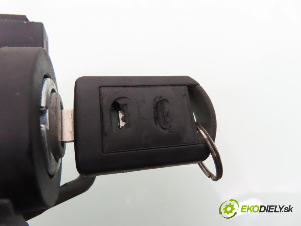 OPEL CORSA C (X01) HB 2001 55,00 1.2 16V 75 - Z 12 XE 1199,00 spinačka / imobilizéra IMMO / Riadiaca jednotka 0261206074 ; 09115112 ; 09166823FW