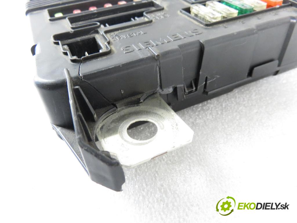 RENAULT MEGANE II (BM0/1_, CM0/1_) HB 2002 83,00 1.6 16V 113 - K4M 760 1598,00 MODUL komfortu 8200306032A ; S118399200D