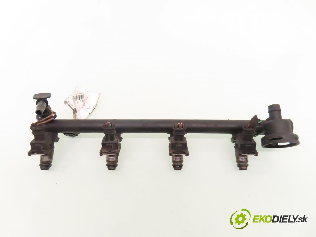 RENAULT MEGANE I (BA0/1_) KOMBI 1999 79,00 1.6 16V 107 - K4M 708 1598,00 Lišta vstrekovacia 048H104274 ; 7700112519 (Vstrekovacia lišta)