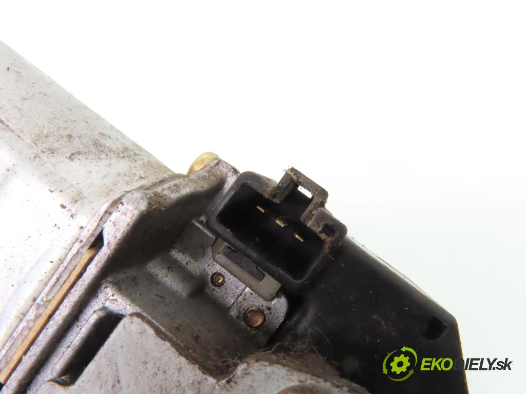 TOYOTA COROLLA (_E12_) HB 2002 81,00 1.6 VVT-i (ZZE121_) - 3ZZ-FE 1598,00 motorek stěrače ZADNÍ: 8513002020 ; 1592006210