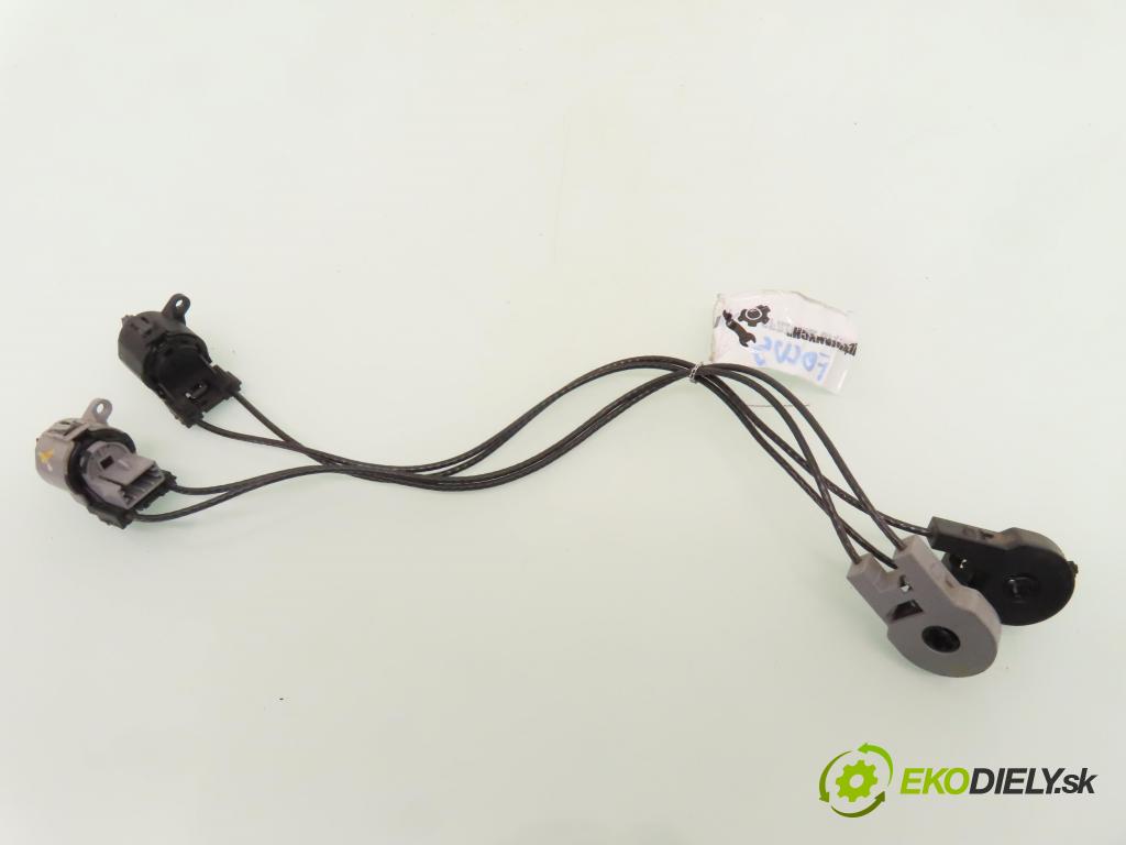 FORD FOCUS (DAW, DBW) HB 2000 74,00 1.6 16V 100 - FYDA 1596,00 lanko panel topení 98AB11503AE ; 98AB11504AH
