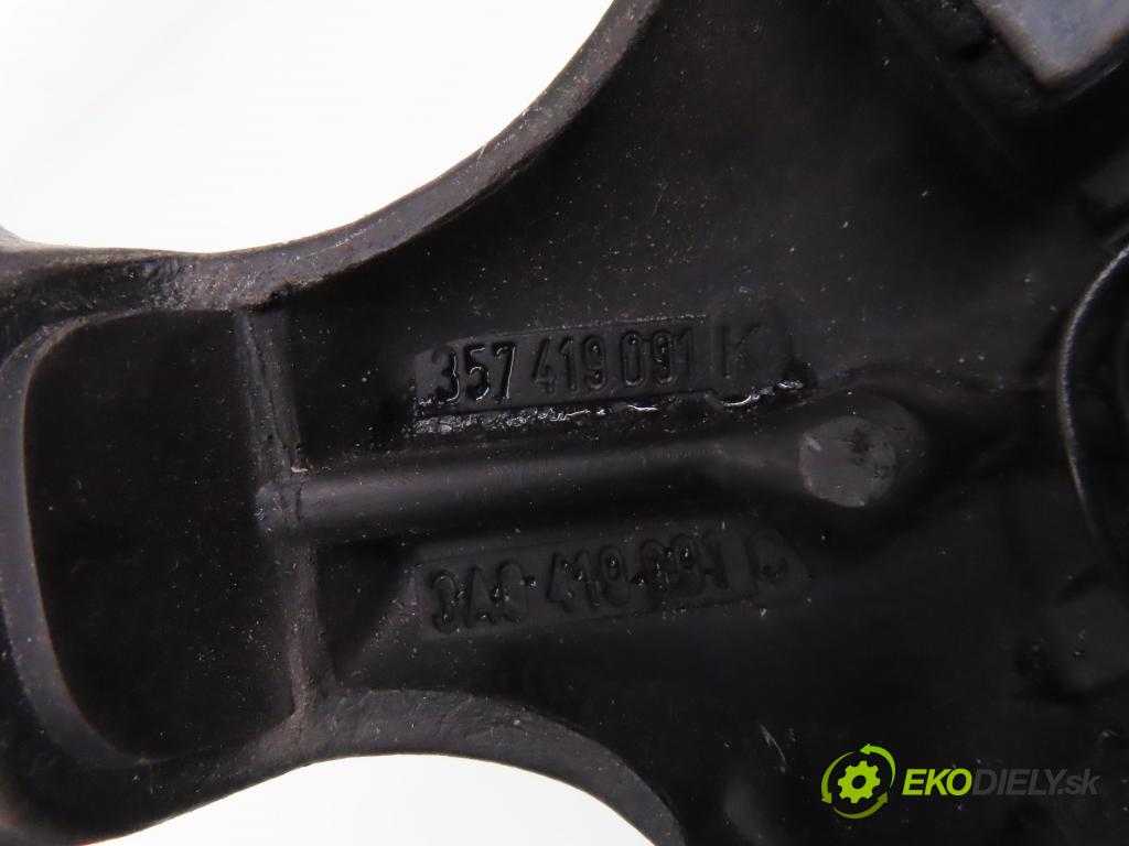 VW GOLF III (1H1) HB 1993 66,00 1.8 - ABS 1781,00 Volant 3A0419091C ; 357419091K (Volant)