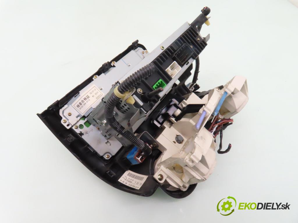 HONDA JAZZ II (GD_, GE3, GE2) HB 2003 61,00 1.3 (GD1) - L13A1 1339,00 RADIO CD 39100SAAG112M1