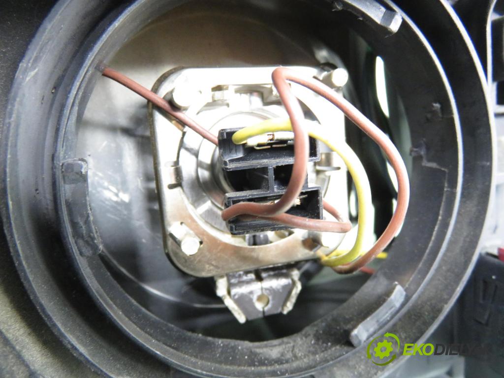 OPEL MERIVA A nadwozie wielkoprzestrzenne (MPV) (X03) HB 2003 74,00 1.6 16V - Z 16 XE 1598,00 Svetlo LP 93321052