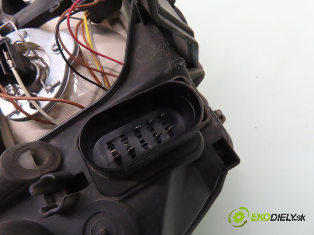 FORD FOCUS II (DA_, HCP) HB 2006 66,00 1.6 TDCi 90 - HHDA 1560,00 Svetlo LP 