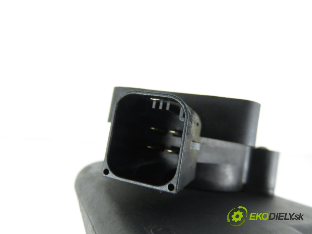 PEUGEOT 807 (EB_) MINIVAN 2002 94,00 2.2 16V HDi 128 - 4HW 2179,00 Potenciometer plynu 9643365680 (Potenciometer plynového pedálu)