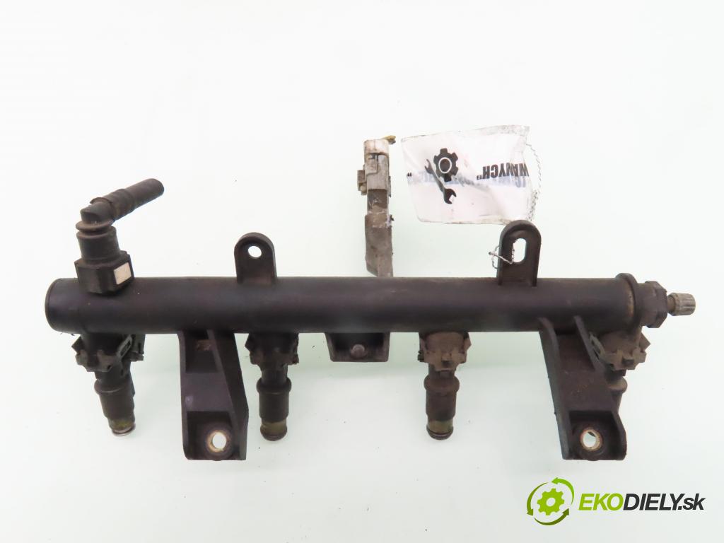CITROEN C2 (JM_) HB 2004 50,00 1.4 - KFV (TU3JP) 1360,00 lišta vstřikovací 9655833580 ; 9653708980 (Vstřikovací lišta)