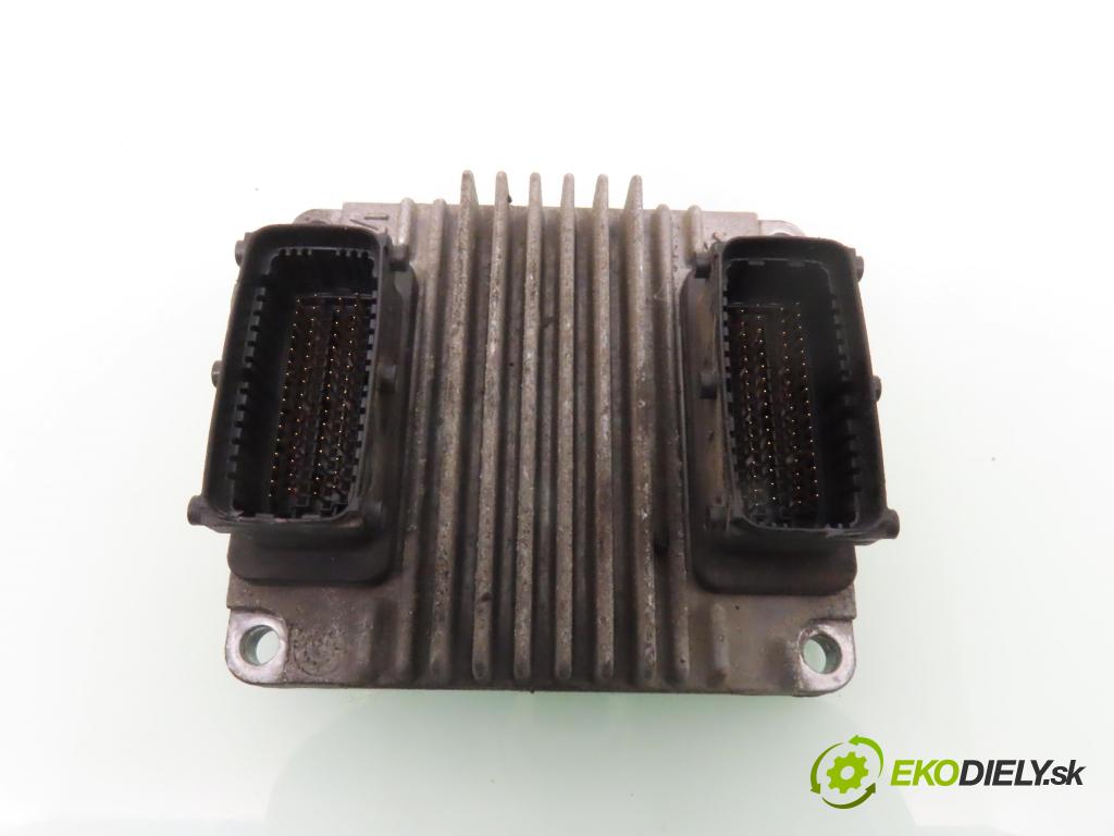 OPEL MERIVA A nadwozie wielkoprzestrzenne (MPV) (X03) HB 2003 74,00 1.6 16V - Z 16 XE 1598,00 Riadiaca jednotka Motor 12214830