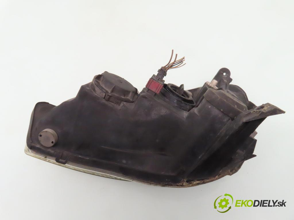 OPEL CORSA C (X01) HB 2006 59,00 1.2 16V Twinport 80 - Z 12 XEP 1229,00 Svetlo PP 89302125