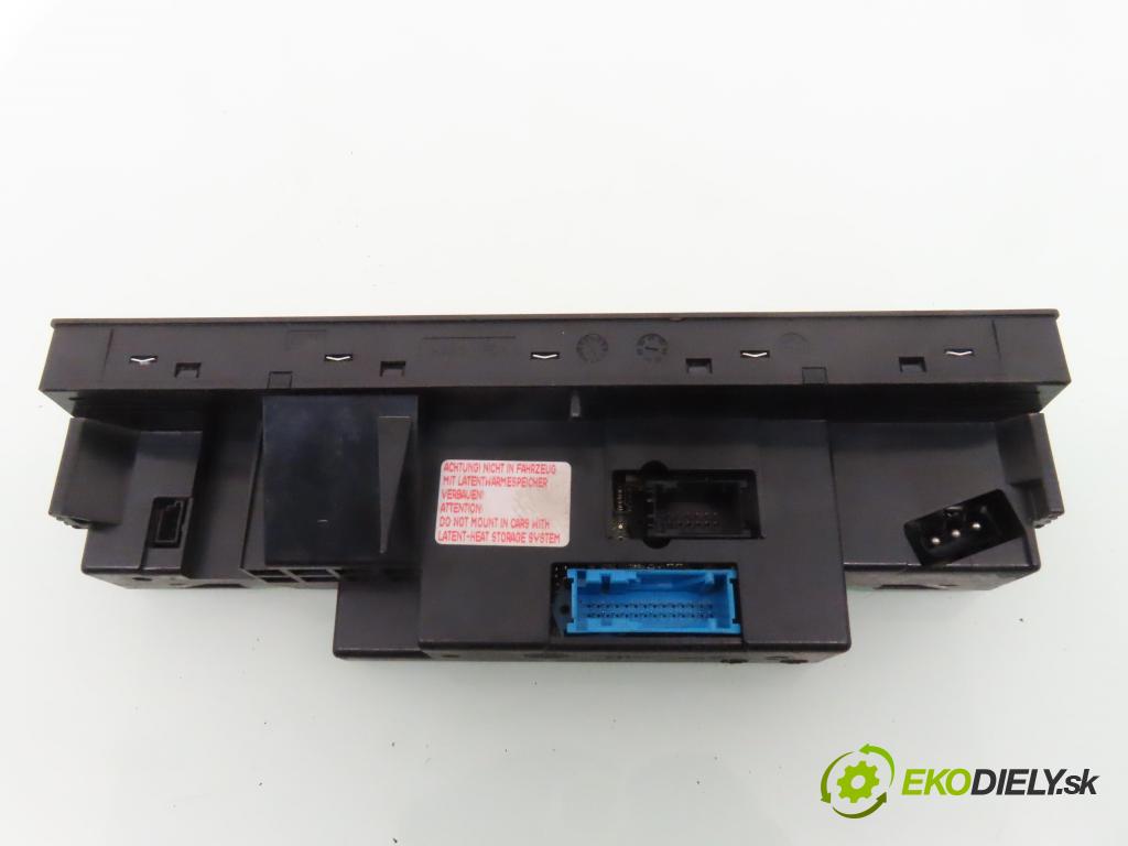 BMW 5 Touring (E39) KOMBI 1999 110,00 520 i - M52 B20 (206S4) 1991,00 Panel kúrenia KLIMATRONIK 69016289