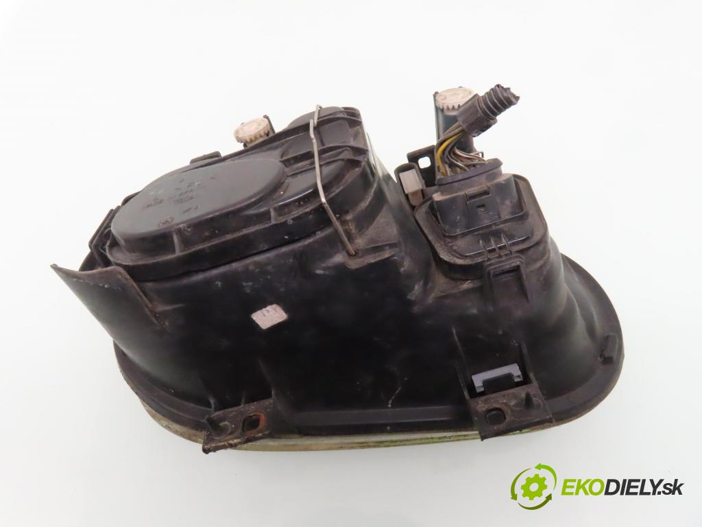 VW GOLF IV (1J1) HB 1997 55,00 1.4 16V - AHW 1390,00 Svetlo LP 1J1941015B ; 67742010