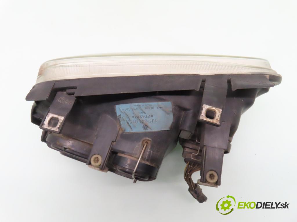VW GOLF IV (1J1) HB 1997 55,00 1.4 16V - AHW 1390,00 Svetlo LP 1J1941015B ; 67742010