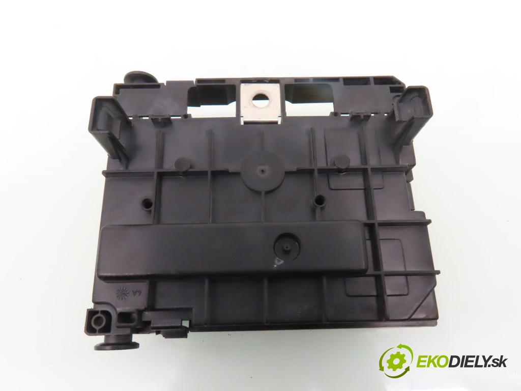 PEUGEOT PARTNER Skrzynia FURGON 2008 66,00 1.6 HDi 8V 90 1560,00 MODUL BSM 9664706280