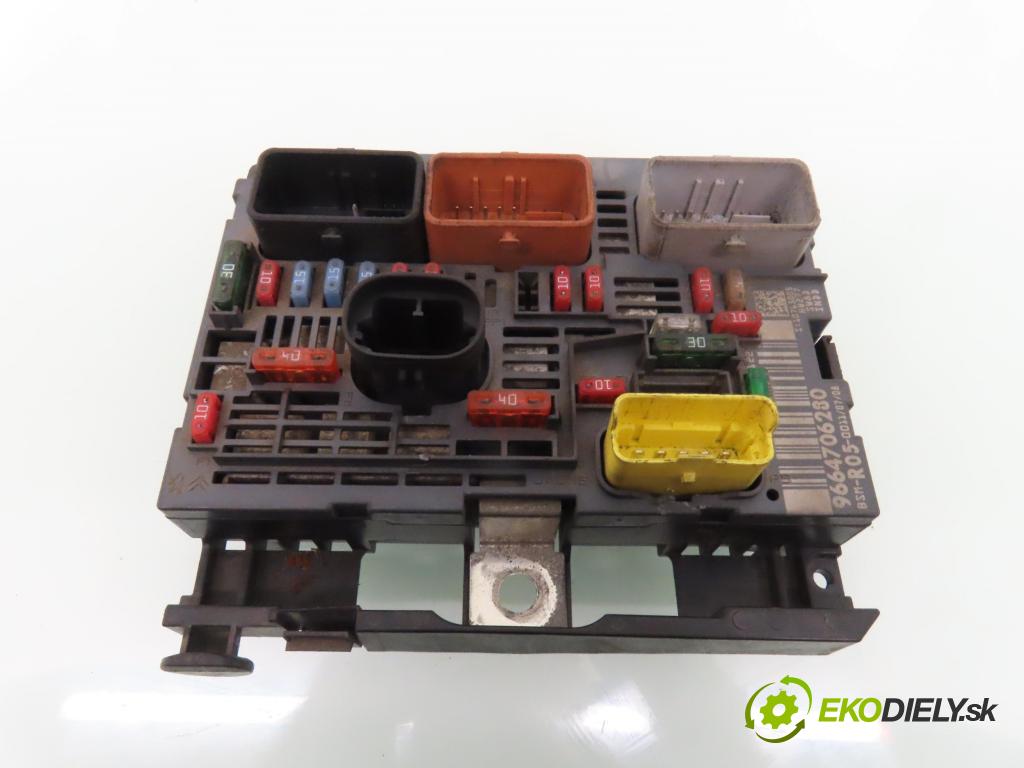 PEUGEOT PARTNER Skrzynia FURGON 2008 66,00 1.6 HDi 8V 90 1560,00 MODUL BSM 9664706280