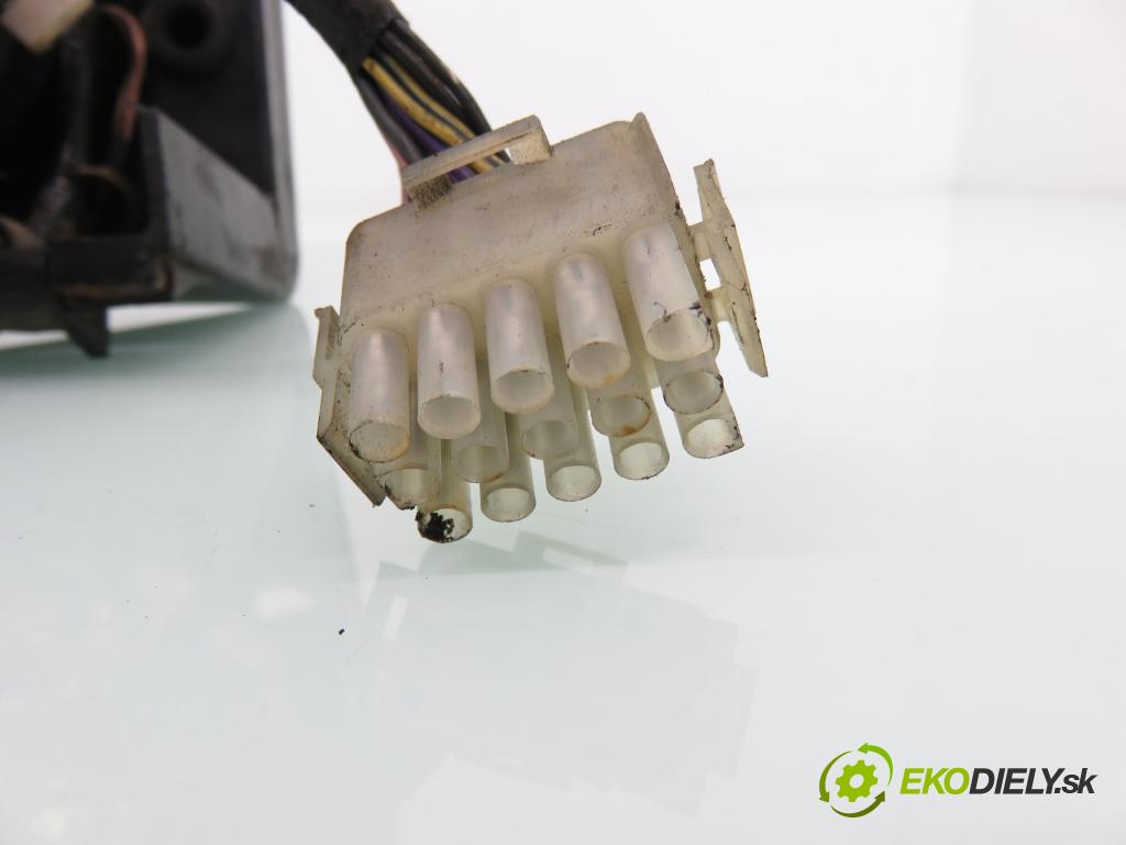 FSC STAR 742 4X2 KABINA/PLATFORMA 1996 77,00 4.4 4,40 Obal prístrojovky 