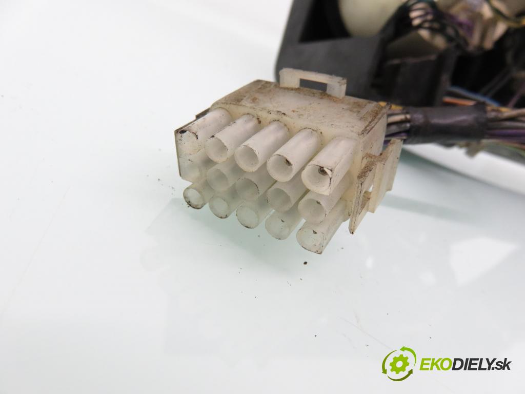 FSC STAR 742 4X2 KABINA/PLATFORMA 1996 77,00 4.4 4,40 Obal prístrojovky